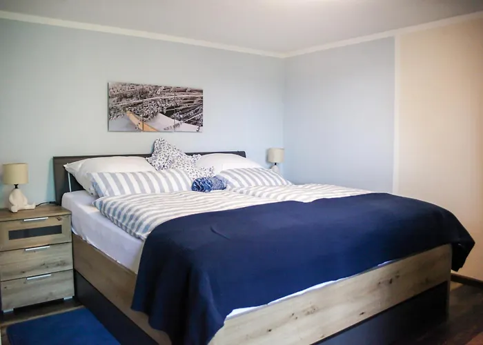 Waldsaumhuette Mit Ausblick * פירנה